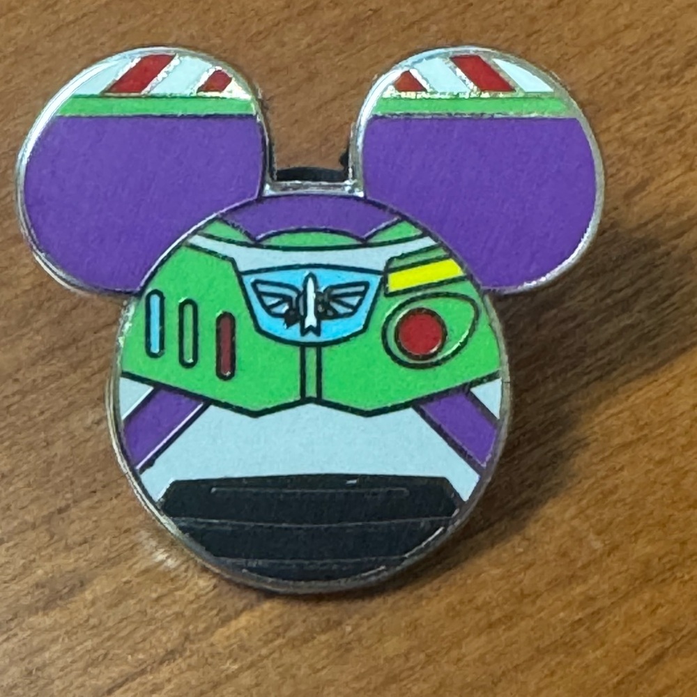 5/$25 Disney Toy Story Mickey Mouse Icon Buzz Lightyear Pin